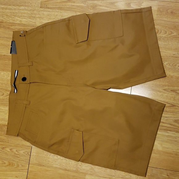 NWT Encrypted caramel Technical cargo shorts size medium - Picture 1 of 3